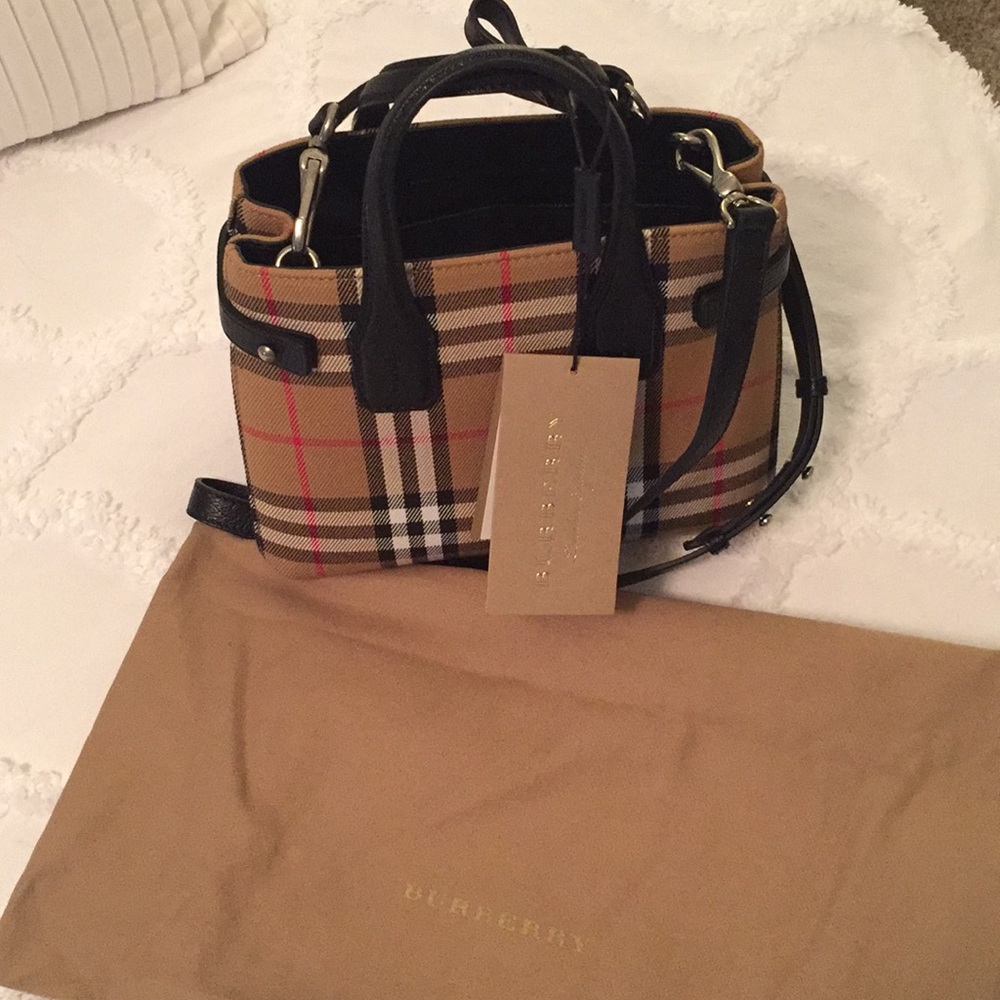 Authentic Vintage check Burberry leather purse